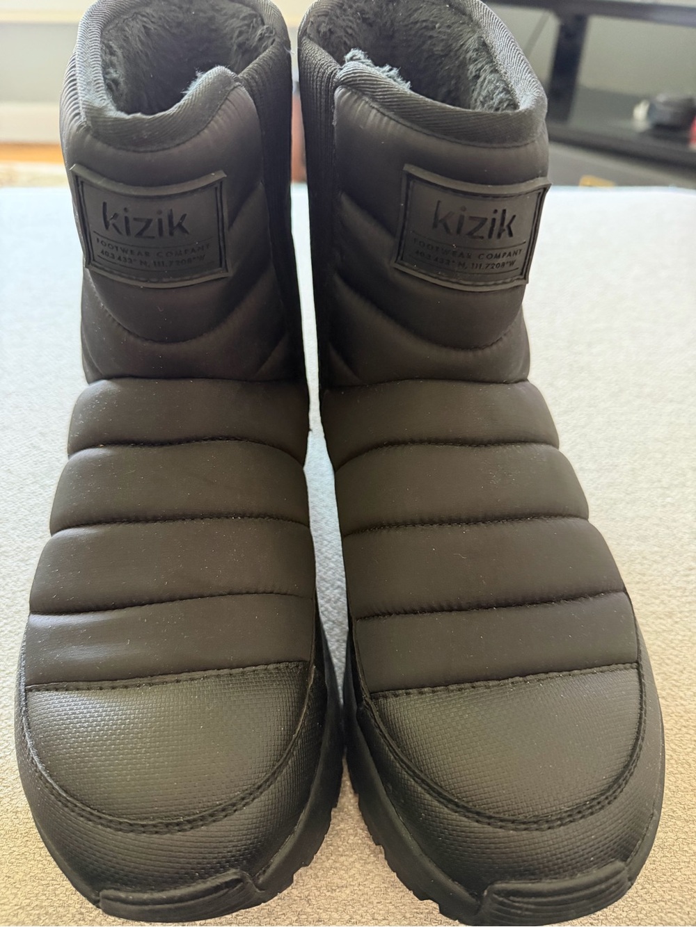 Kizik Juno Women’s Mid Blackout Boots Size 10
